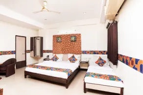 Hotel Omni Plaza - Chambre