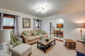 1 Mi to Akron Zoo: Ranch-style Home w/ Yard! - Innenbereich