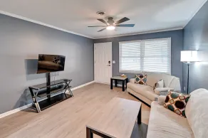 Private Patio: Apt 6 Mi to Cheraw State Park! - Interior