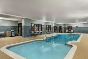 Courtyard by Marriott Milwaukee Brookfield at Poplar Creek - Piscine
