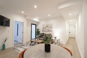 Unit 7 Spacious 3 Bedroom Plus Sofa Bed Sleeps 10 - In-room dining