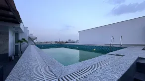 The Koi Boutique Hotel - Piscina