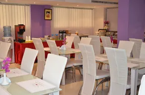 Al Jazeera Hotel Apartments LLC - Restaurant