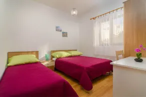 Nicely decorated holiday house Katarina by the sea - Habitación