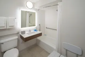 Holiday Inn Express & Suites Orlando International Airport by IHG - Camera