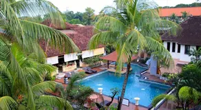 Bakung Beach Resort - Pool