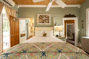 The Mermaid & The Alligator - Room
