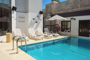 Aspen Towers Hotel - Piscina