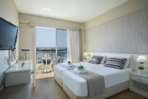 Pavlo Napa Beach Hotel - Chambre