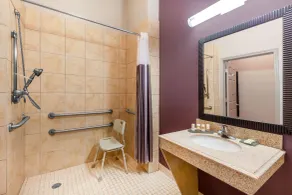 La Quinta Inn & Suites by Wyndham Lumberton - Room