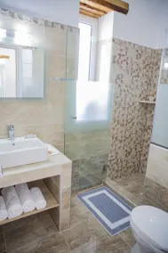 Haraki Stone Apartments - Bathroom