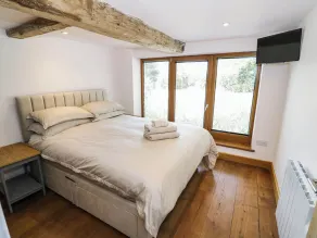 Netherend Barn - Camera