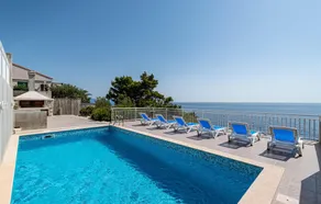 Lovely Home In Dingac - Pool