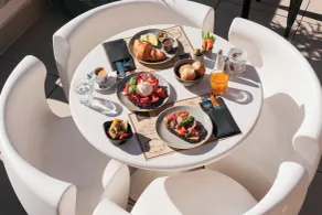Ruby Lilou Hotel Marseille by IHG - Restaurant