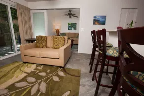 2Br Kauai Kailani Condo, Pool, walk to Ocean & Shops, AC KK117 - Vardagsrum