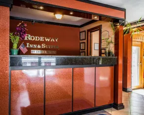 Rodeway Inn & Suites Brunswick near Hwy 1 - Hall