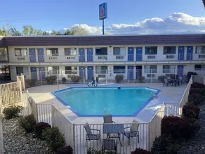 Motel 6-Reno, NV - Livestock Events Center - Piscine