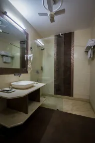 The Suncourt Hotel Yatri - Bad