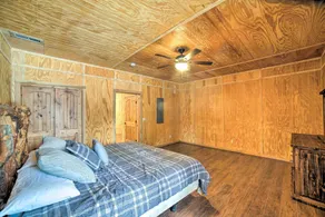 Woodsy Mountain Cabin: 2 Mi to Angel Fire Resort! - Interior