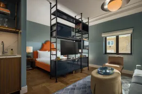 The July - Twenty Eight - Chambre