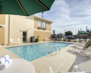 Quality Inn Fitzgerald - Basseng