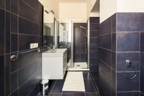 CASA LUINI - new, welcoming and modern apartment in the historic centre of Como, with 2 bedrooms and 1 complete bathroom and a fully equipped kitchen - Badrum
