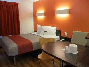 Motel 6 Fort Worth, TX - North - Saginaw - Room