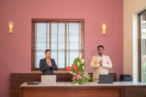 De Mandarin Beach Resort Suites & Villas, Candolim - Recepción