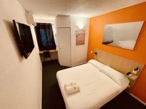 L'Escale d'Alès HOTEL - Værelse