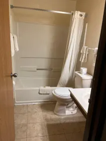 Fairview Inn & Suites Whitewater - Badrum