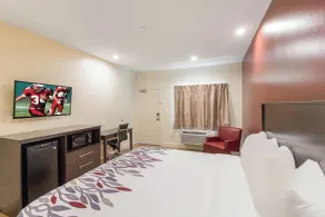Red Roof Inn PLUS+ Chicago - Willowbrook - Room