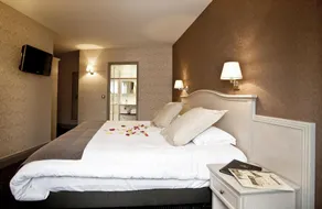 Best Western Le Duguesclin Hôtel-Restaurant - Chambre