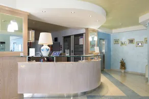 Hotel Isola Rossa - Recepción