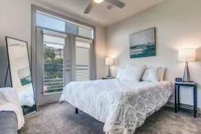 Luxury Riverwalk Condo Pool, Balcony, Parking - Værelse