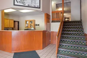 Super 8 by Wyndham Omaha NE - Lobby