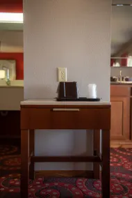 Spencer Inn & Suites - Zimmer