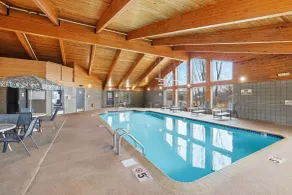 AmericInn by Wyndham White Bear Lake St. Paul - Piscina