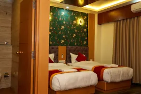 Hotel Ultra International - Room
