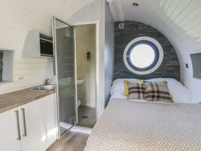 Glamping Pod 5 - Gower - Rum