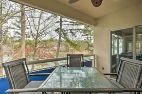 Lake Keowee Resort Condo w/ Fantastic View - Innvendig