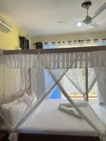 Lido beachfront resort  - Chambre