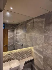 Hotel Regalia Suites - Bathroom