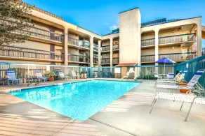 Days Inn & Suites by Wyndham Albuquerque North - Piscine