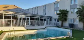 ibis Arles - Piscine