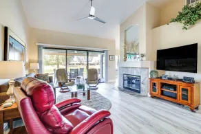 Community Pool & Hot Tub: Palm Desert Rental! - Interiör