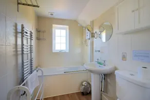 Hillside Cottage - Badrum