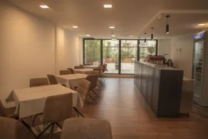 Qama Hotel - Restaurant