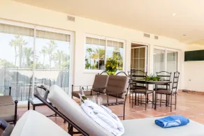 Apartamentos Guadalpin Suites - Utsikt från rummet