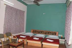 KSTDC Hotel Mayura Vijayanagara Hampi - Habitación