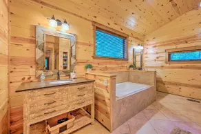 Creekside Broken Bow Cabin w/ Hot Tub & Fire Pit! - Interiør